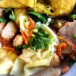 บะหมี่เกี๊ยวกุ้ง