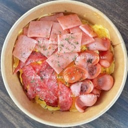 ไข่ข้นทรงเครื่องจัดเต็ม (แฮม ,เบค่อน ,ไส้กรอก)