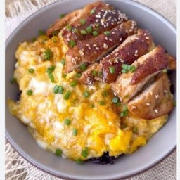 ข้าวไข่ข้นไก่ย่างซอส