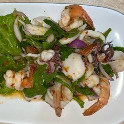 ยำรวมมิตรทะเล