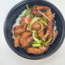 ข้าวหมูทอด ผัดพริกไทยดำ