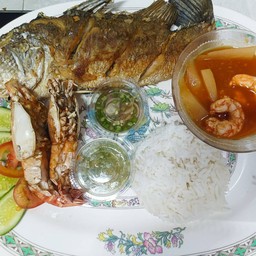 ข้าวปลากระพงทอด