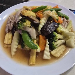 ผัดผักรวมมิตร