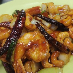 กุ้งผัดเม็ดมะม่วง