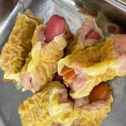 เกี๊ยวหมูเด้งไส้กรอก 4 ชิ้น