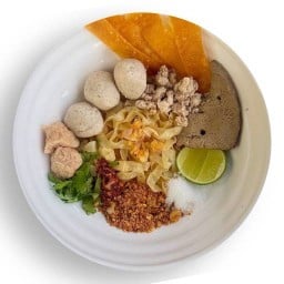 นายน้อย ก๋วยเตี๋ยวลูกชิ้นปั้นสด