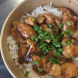 [อร่อยซ่ากับโค้ก] ข้าวไก่ผัดซอสเทอริยากิ + โค้ก ออริจินัล (กระป๋อง)