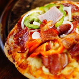 Pizza bacon cheese