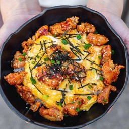 ข้าวไข่ข้นหน้าไก่ทอดซอสเทอริ