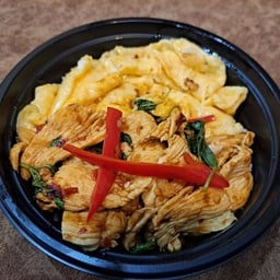 กระเพราพริกแห้ง+อกไก่