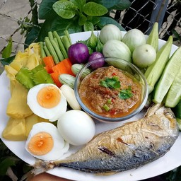 ชุดน้ำพริกปลาทู+ปลาร้า ปลาทูทอด+ไข่ต้ม+ผักรวม