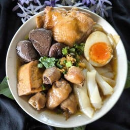 ก๋วยจั๊บโบราณรสเด็ดสุดซอย