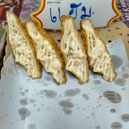 ขนมปังทอดใส้แตก