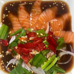 ยำแซลมอน