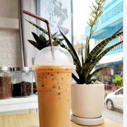 โมจิ น้ำปั่น ลูกชิ้นปิ้งทอด