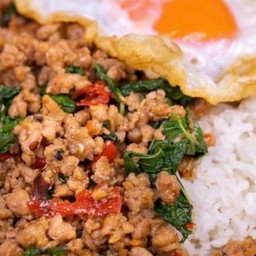 กระเพราหมูสับ