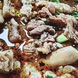 ต้มแซ่บเนืี้อน่องลาย