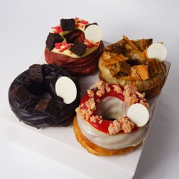 Premium Cruller Doughnut Box 4 Pcs