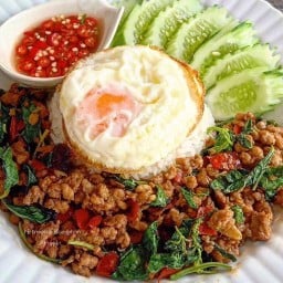 อาหารและยำตามสั่ง ครัว วนิดา