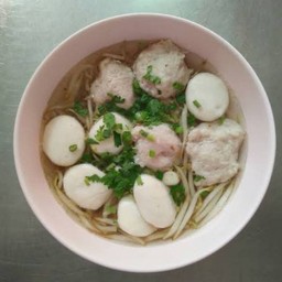 เกาเหลาหมูเด้งลูกชิ้นหมู
