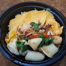 กะเพราพริกแห้ง+ปลาหมึก