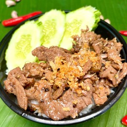 ข้าวหมูกระเทียม