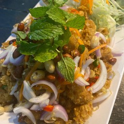 ยำเอ็นไก่กรอบ