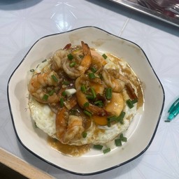 R4 ดาวล้อมเดือน