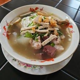 ก๋วยจั๊บ เจ๊วรรณ (ป๋านายมีรถตู้ให้เช่า) 🚐 ซอยบุญนันท์ (บ้านรถตู้) หลังบิ๊กซี
