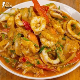 ผัดผงกะหรี่ทะเล(กัับข้าว)