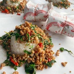 กระเพราห่อ25บาท สาขา3