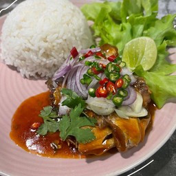 ข้าวราดยำปลากระป๋อง