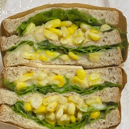 แซนด์วิชเกาหลี ข้าวโพดหวาน ซอสสลัดครีม