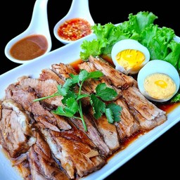 เหลา-เนื้อตุ๋น-ยัตสึ(แถมฟรี..ไข่ต้ม 1 ฟอง)