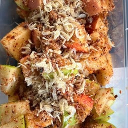 แอปเปิ้ลแดงคลุกพริกเกลือ