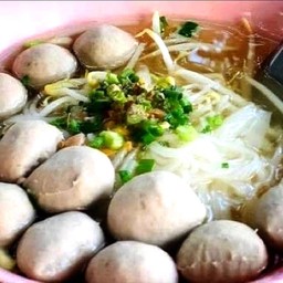 ก๋วยเตี๋ยวลูกชิ้นหมูจุกๆ(13ลูก)
