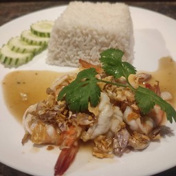 ข้าวราดผัดกระเทียม