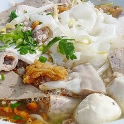 ก๋วยเตี๋ยวหมูน้ำใส