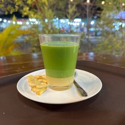 ชาเขียวนมสดร้อน