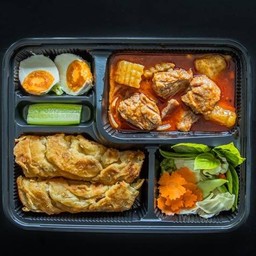 แกงมัสมั่นเนื้อ+โรตี