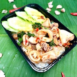 ข้าวกระเพราหมึก