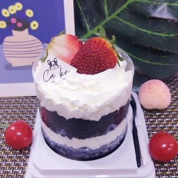 มินิเค้กช็อคโกแลตสตอเบอรี่ครีมนม