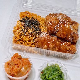 (น่อง4ชิ้น) ไก่ทอด4ชิ้น+มาม่า