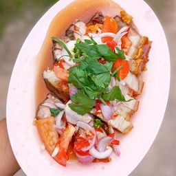 ยำหมูกรอบบบ