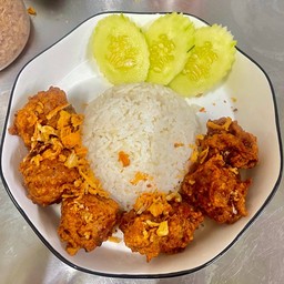 R11  ข้าวหมูก้อนทอด