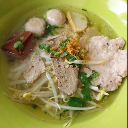 ก๋วยเตี๋ยวน้ำใส คู่กับ น้ำบ๋วยปั่น