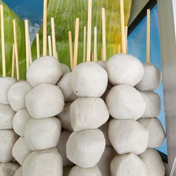 ลูกชิ้น  ทอด