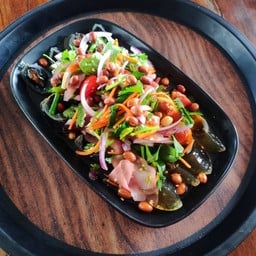 ยำไข่เยี่ยวม้า