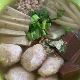 ก๋วยจั๊บญวนก๋วยเตี๋ยวหมูนิดซี่