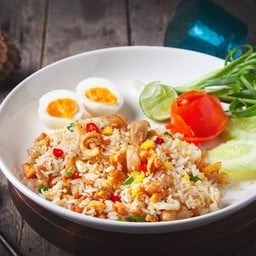 R7 ข้าวผัดกากหมู